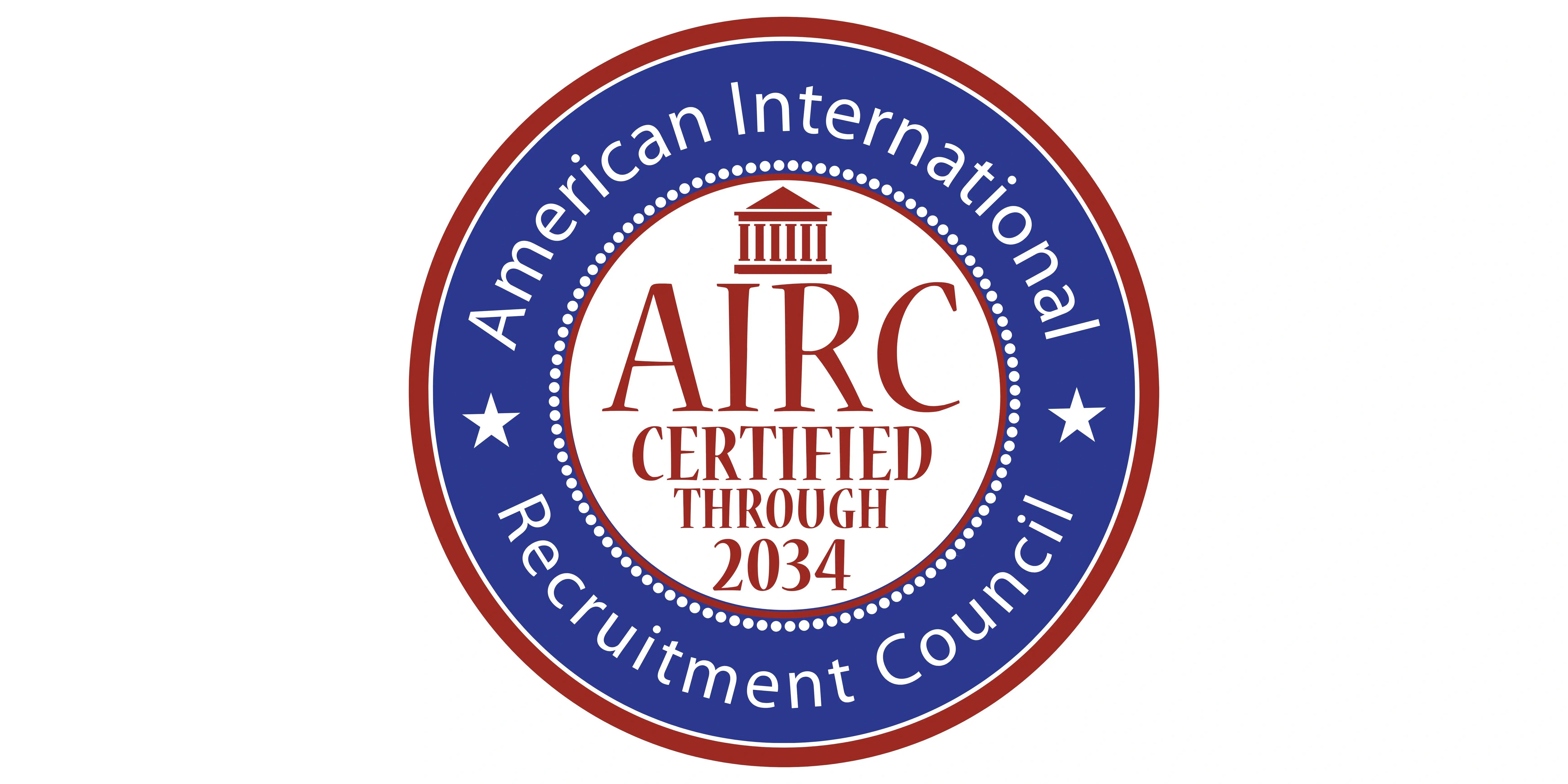 Logo des American International Recruitment Council (AIRC) mit der Aufschrift "Certified through 2034" – Symbol für Qualität und Zertifizierung im internationalen Bildungsbereich.